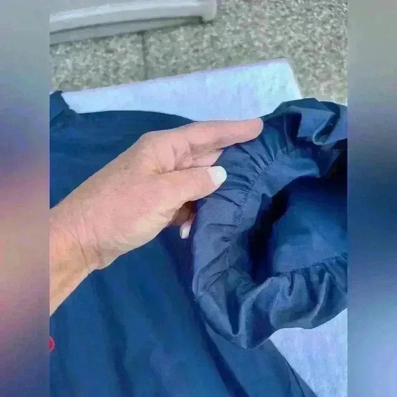 JARBO - NWT NAVY PUFFY SLEEVE COTTON BLOUSE - Picture 10 of 16